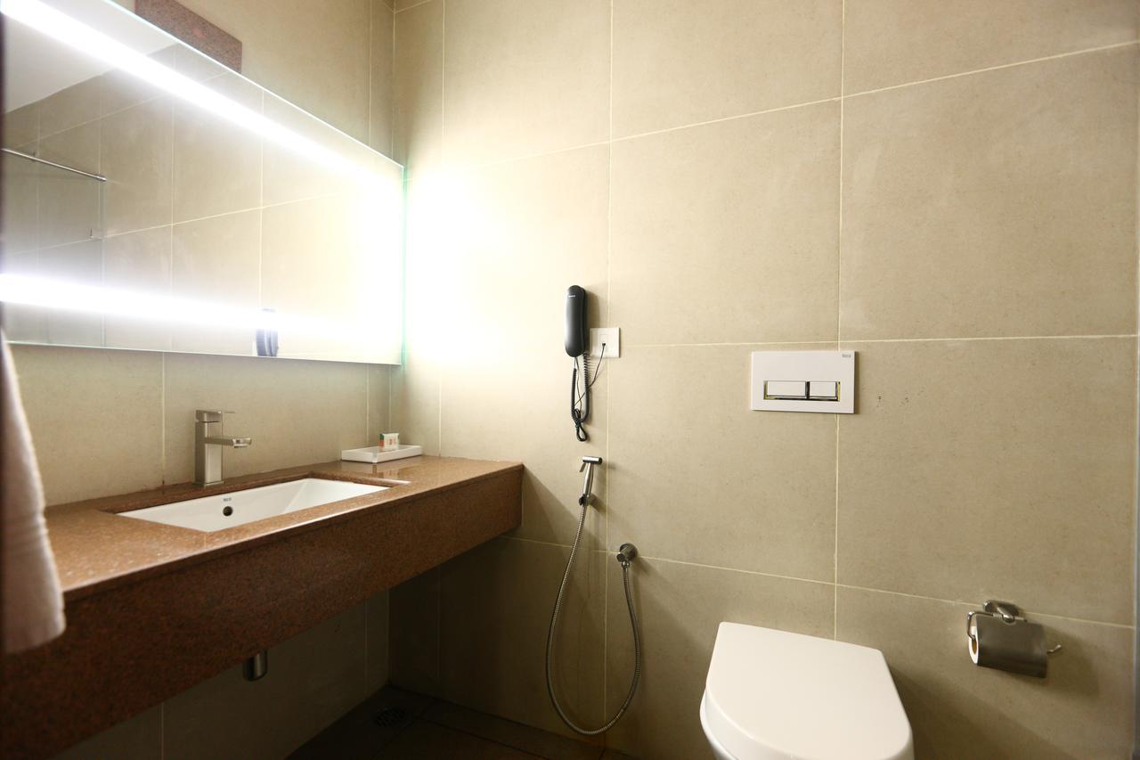 Fabhotel Prime Adore Residency Chennai Exterior photo